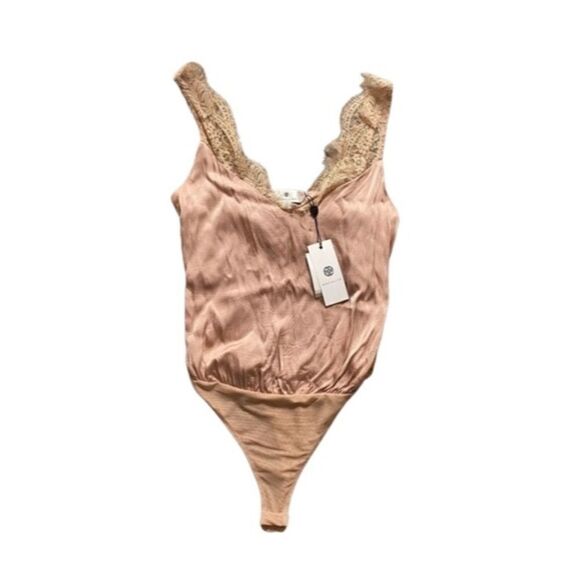 NEW SOCIALITE Blush Lace Bodysuit - Picture 1 of 4